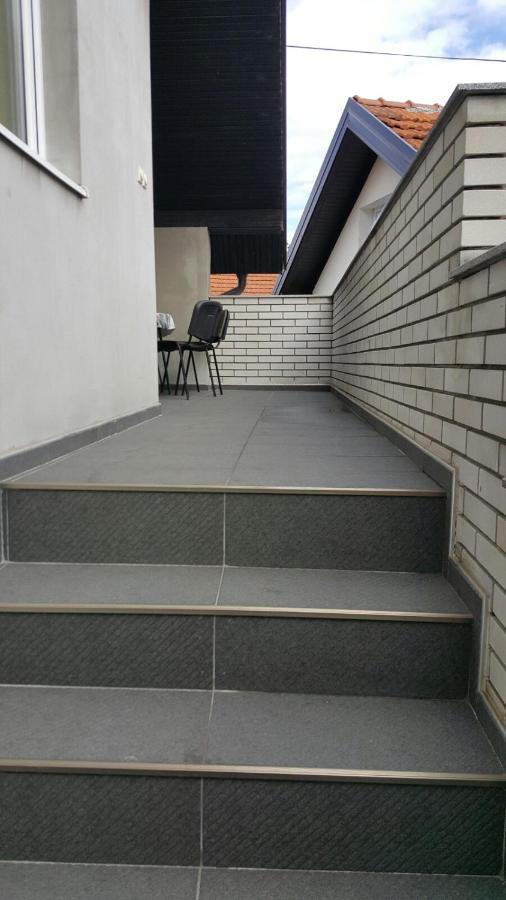 Apartmani Malina 3 Bijeljina Esterno foto