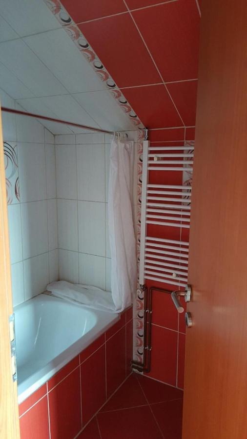 Apartmani Malina 3 Bijeljina Esterno foto
